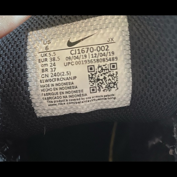 NIKE shoes, size 6 - Picture 3 of 4